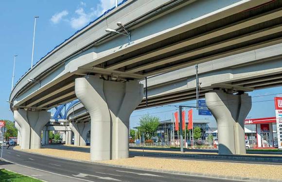 08. Archbridge over the Dambovita river, Bucharest (Romania